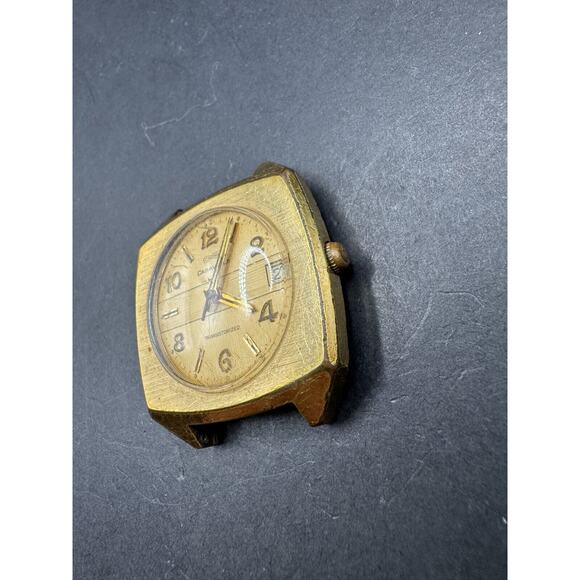 Vintage Bulova Caravelle Transistorized N5 Gold Tone Date Square Watch No Band - Picture 4 of 9